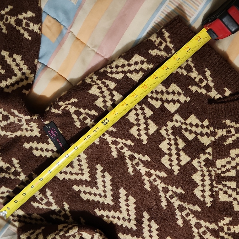 Sweater - Picture 4 of 6